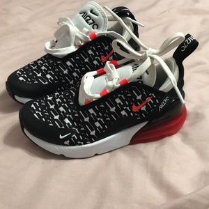 New Children (unisex) size 12 Nike Shoes